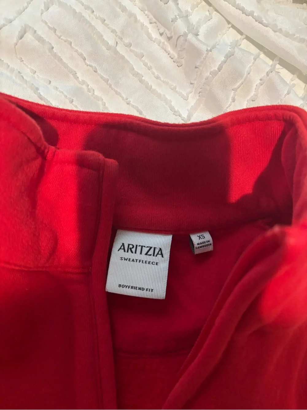 Aritzia bright red